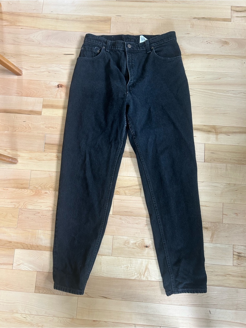 Vintage 90s Levi’s 550 32- made in Canada